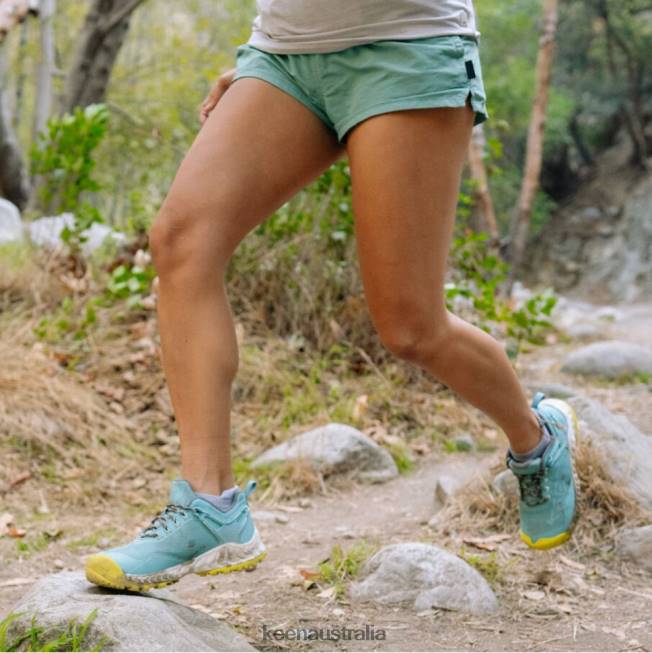 H68B389 Porcelain-Evening Primrose Keen NXIS EVO Waterproof Shoe