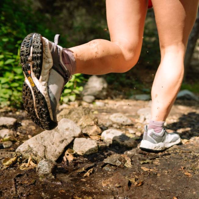 H68B400 Steel Grey-English Lavender Keen NXIS EVO Waterproof Shoe